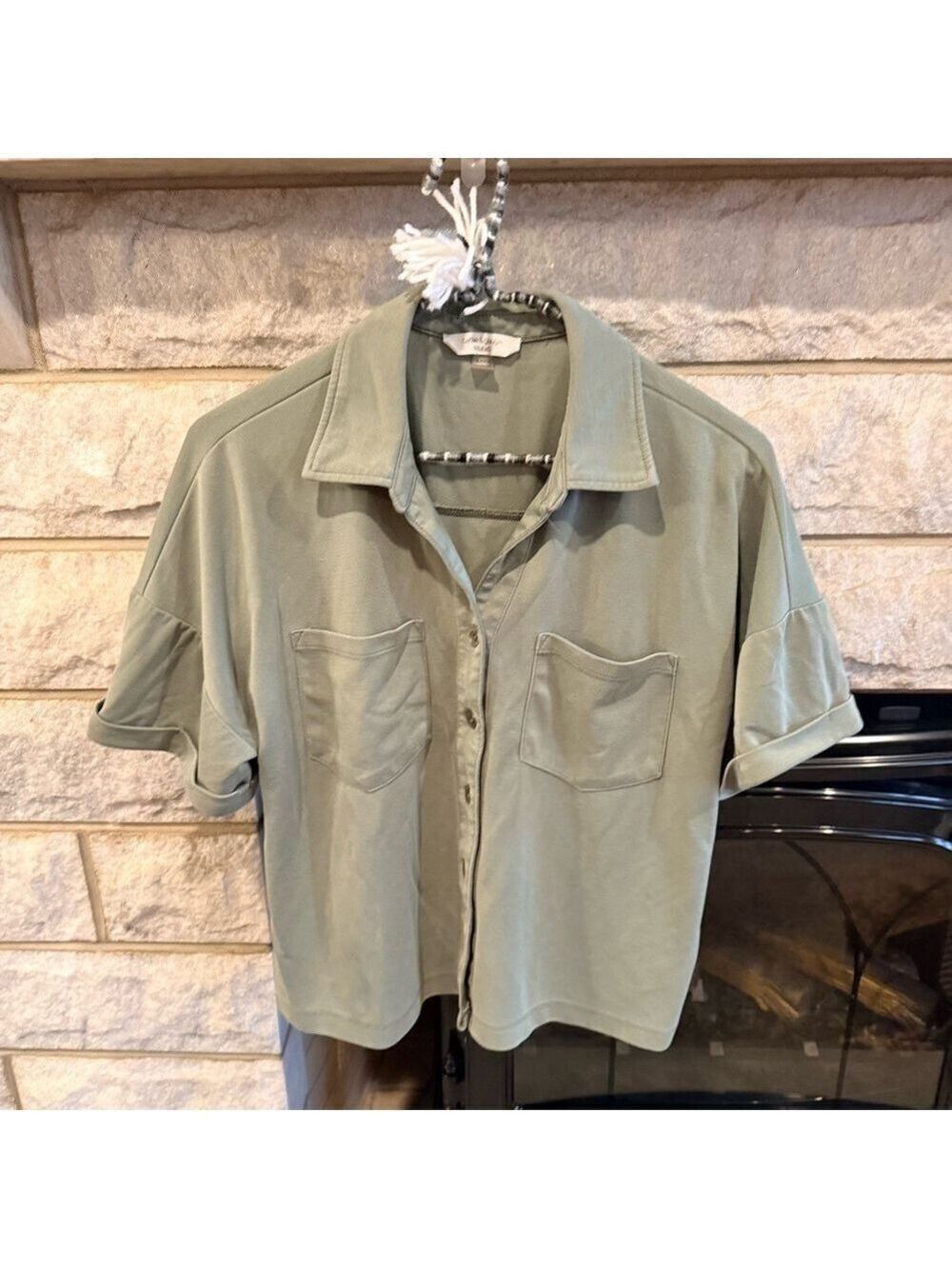 *5 for $45* Cable & Gauge Olive Button Down Crop Shirt Small